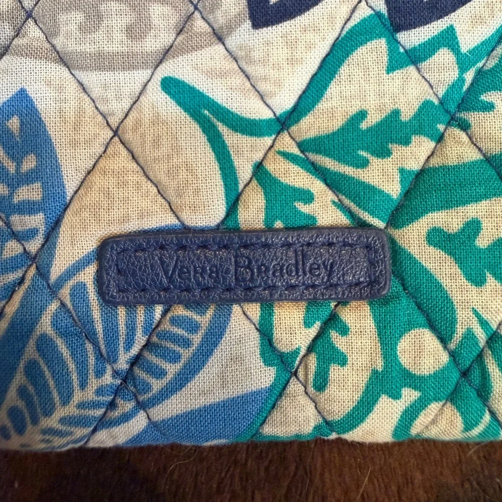 Vera Bradley Wallet Womens OS Blue Teal Floral Quilted Cotton Zip Clutch Preppy